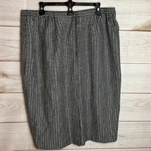 Elana Pencil Skirt By Tanner - Plus Size - 20 - B3 - Picture 6 of 7